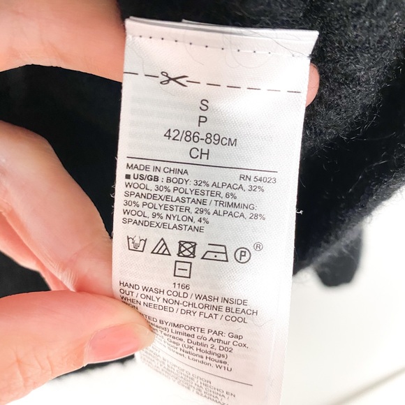 Banana Republic Alpaca Wool Black Crewneck Sweater - Picture 6 of 7